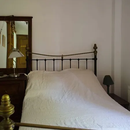The In Pelion Dhrákia
